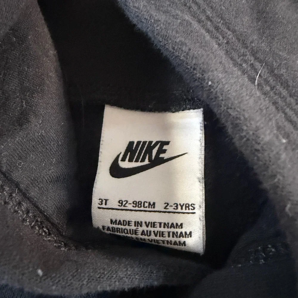 Nike Kids 3T Black Pullover Hoodie Fleece Embroidered Futura Logo Sportswear